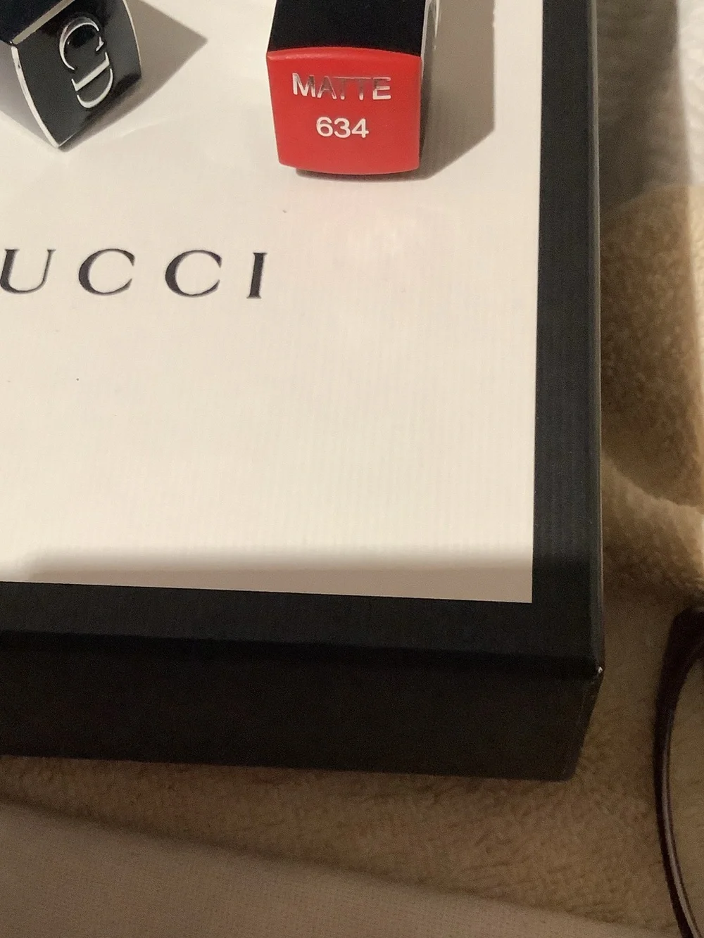 CHANEL Black Compact with Red Lipstick and White Gift Box